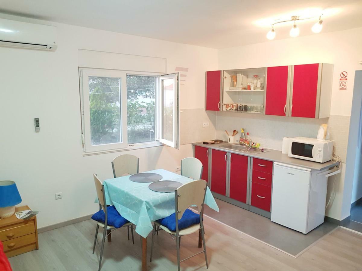 Apartment Brigitte Vrsi Luaran gambar