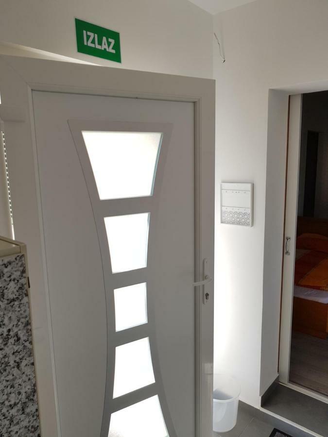 Apartment Brigitte Vrsi Luaran gambar